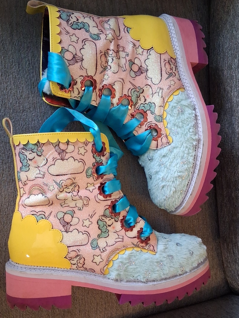 'Morning Stroll' Unicorn Lace-Up Boots - Fuzzy with Glitter! Size 42 (Size 11) - Picture 9 of 11